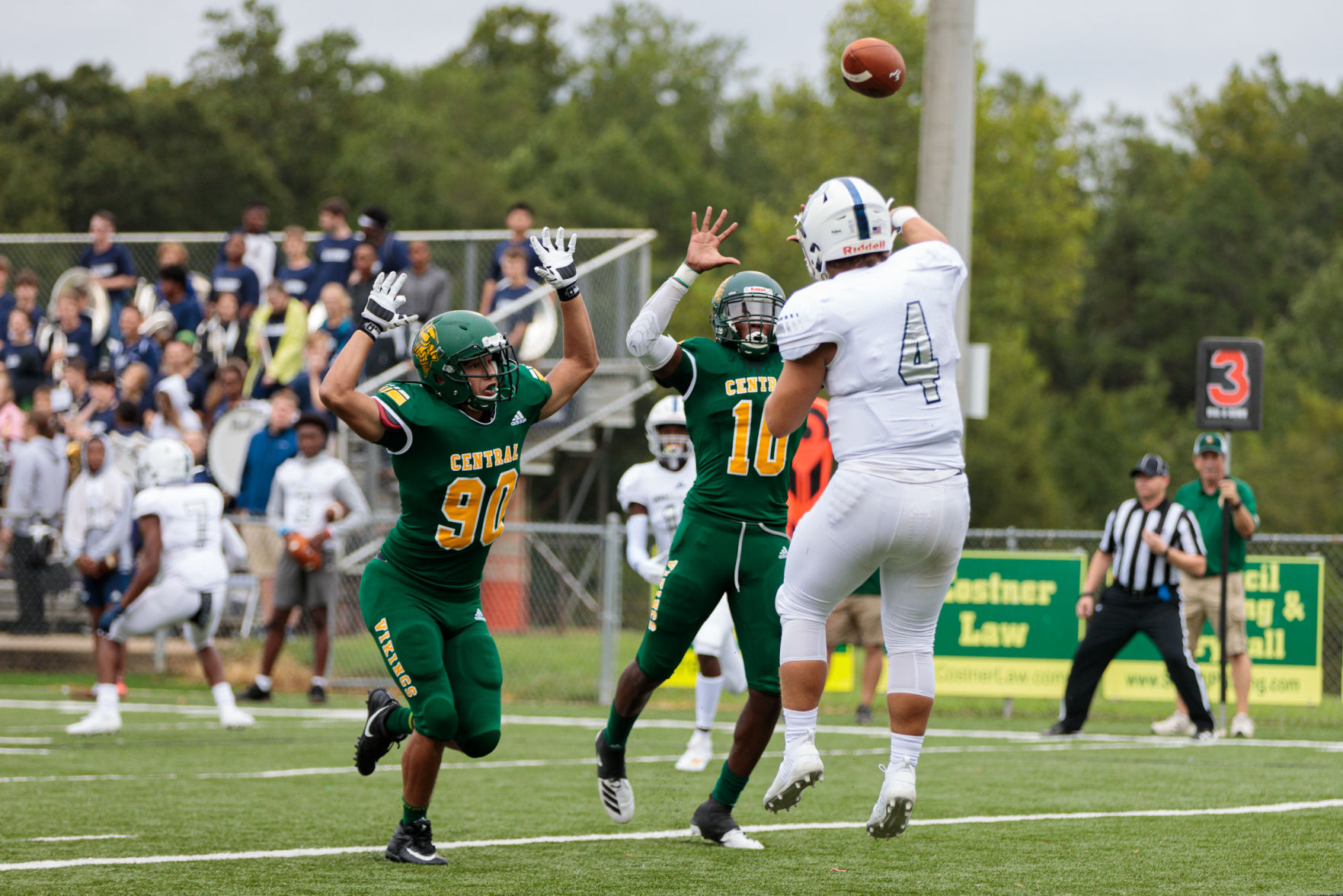 The Ragin' Bulls come from behind in the Battle of the Horns to defeat the Vikings 27-20.